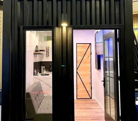Σύγχρονη σχεδίαση Προσαρμοσμένο χρώμα χάλυβα κατασκευασμένο γρήγορη εγκατάσταση προετοιμασμένα μοντέρνα σπίτια σε τροχούς για κινητό τροχόσπιτο κάμπινγκ
