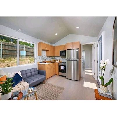 Εξωτερική Prefab Τριγωνική οροφή Χάλυβα Σάντουιτς Panel House με γαλβανισμένα τετραγωνικά σωλήνες χάλυβα Κύρια δομή