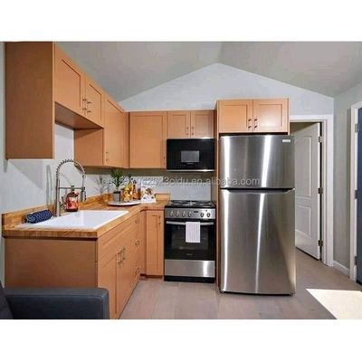 Εξωτερική Prefab Τριγωνική οροφή Χάλυβα Σάντουιτς Panel House με γαλβανισμένα τετραγωνικά σωλήνες χάλυβα Κύρια δομή