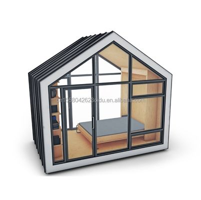 Τροποποιημένο μεταγωγικό κοντέινερ Prefab House Τριγωνική οροφή και σταθερό ξύλινο θεμέλιο για κατοικίες χάλυβα κοντέινερ σπίτι